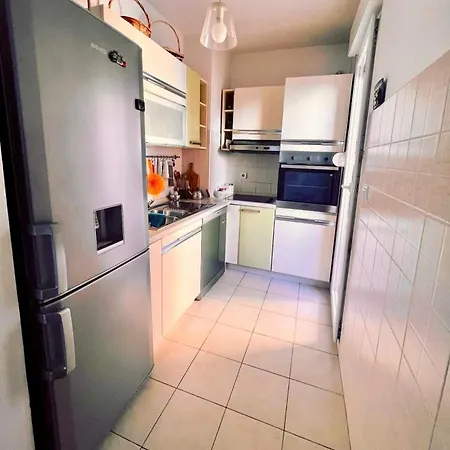 Dvosoban Stan Na Starom Aerodromu Appartement *